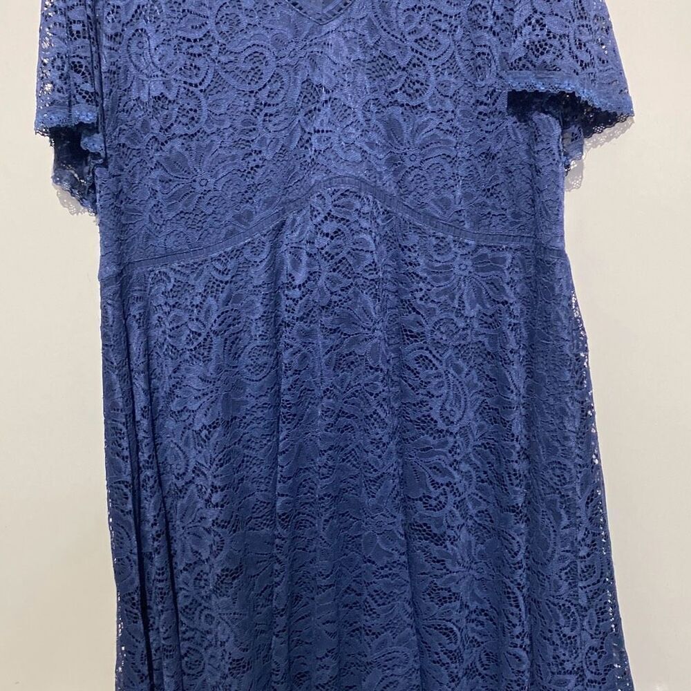 Torrid Women's Navy Floral Lace V-Neck Short Sleeve Fit & Flare Dress Size 24 - Picture 3 of 10